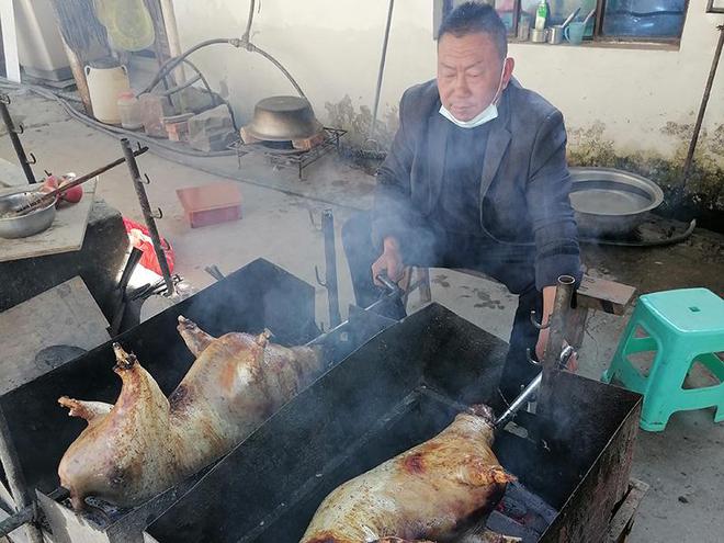 “烤”出红火日子龙8囯际传统手艺