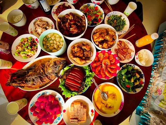 美食后回国面对白人饭简直生不如死龙8体育首批免签来华老外尝过中国(图5)