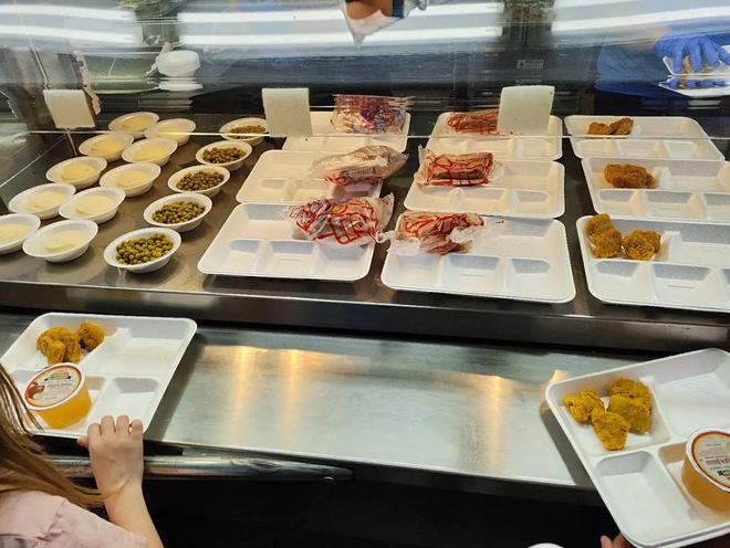 美食后回国面对白人饭简直生不如死龙8体育首批免签来华老外尝过中国(图15)